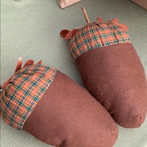 Acorn Pillows 🍂
